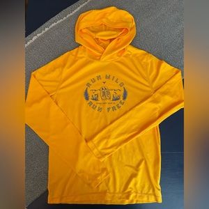 Territory Run Co tech hoodie Medium